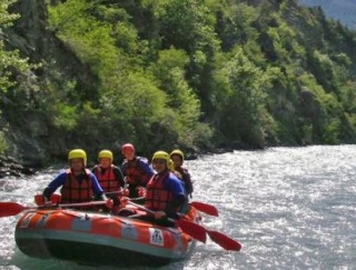  Rafting con compañeros 